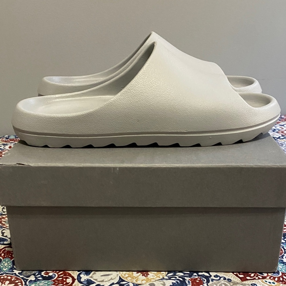 Men's Gray Slide Sandals